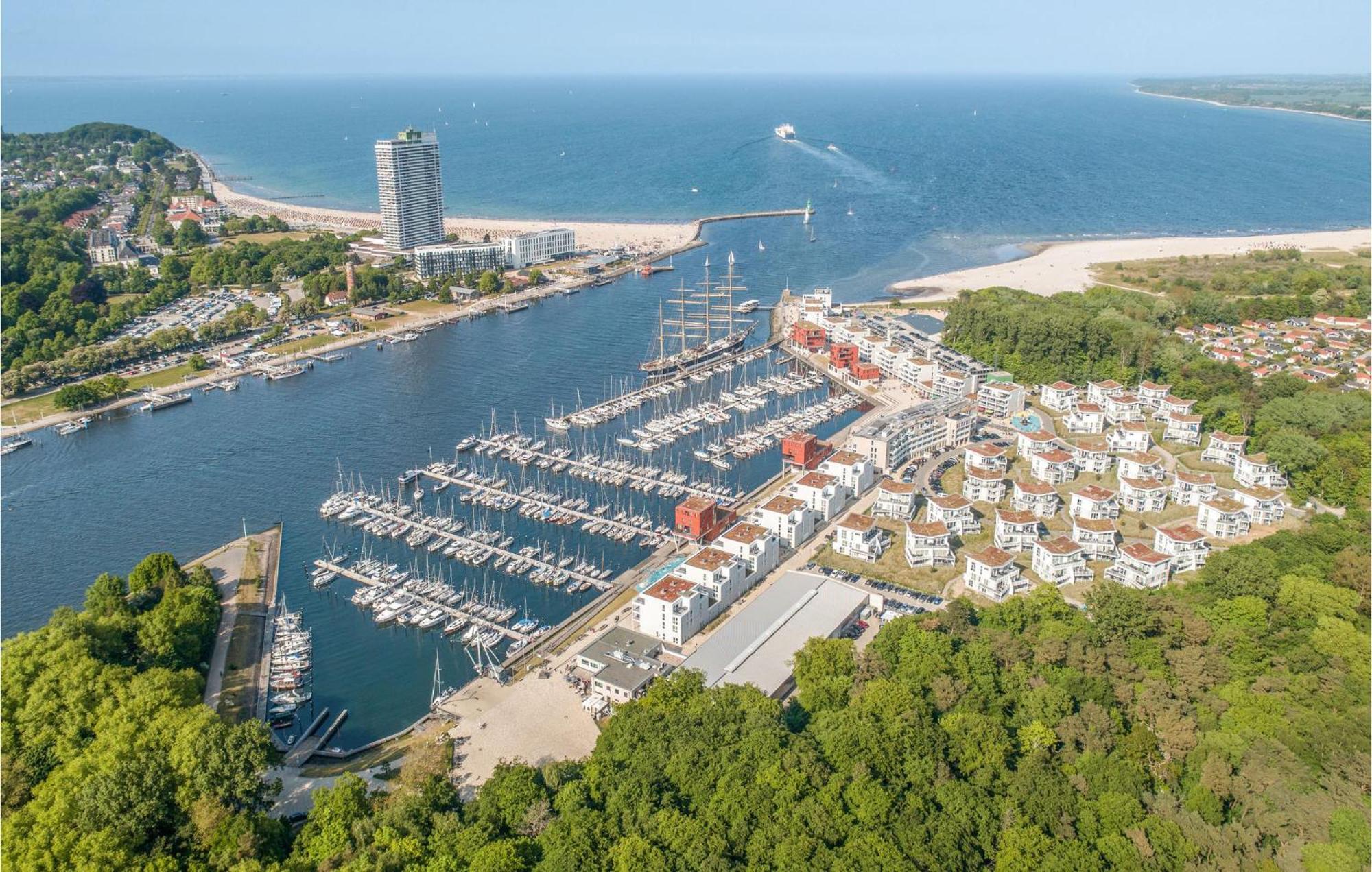 Cozy Apartment In Luebeck Travemuende With Sauna Bagian luar foto